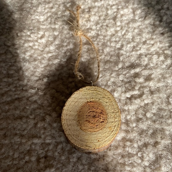 “Love” wood burned wood slice ornament - Picture 4 of 5